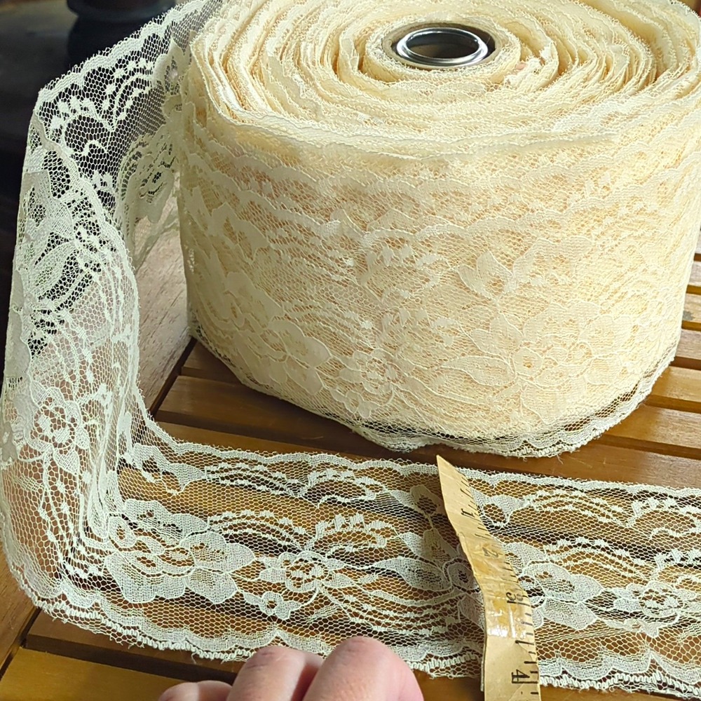 Beige Floral Scalloped Lace Trim Roll 4 in Wide.  vintage